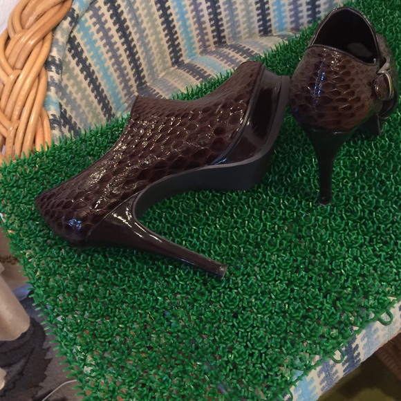 Steve Madden Open Toe Heels - Picture 4 of 4